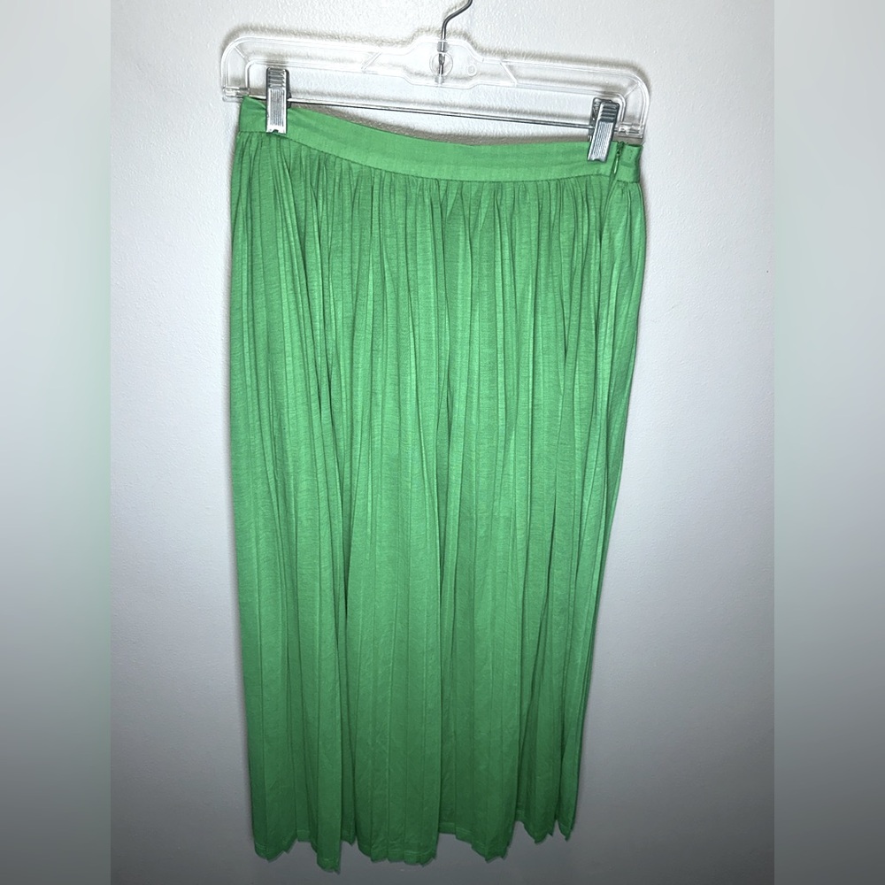 Farm Rio Women's Pleated Accents Midi Length Green Skirt Size Small